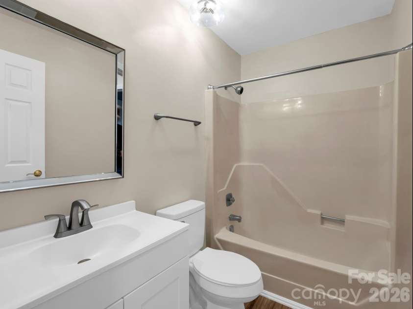 520 Courtwood Lane, Hendersonville, NC 28739.  MLS# CAR4399411, YatesRealty ID 7826. Full Bath