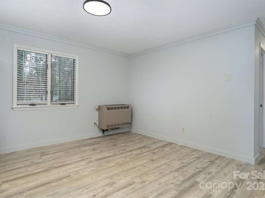 605 Rhododendron Avenue, Black Mountain, NC 28711.  MLS# CAR4242115, YatesRealty ID 7827. Dining Area