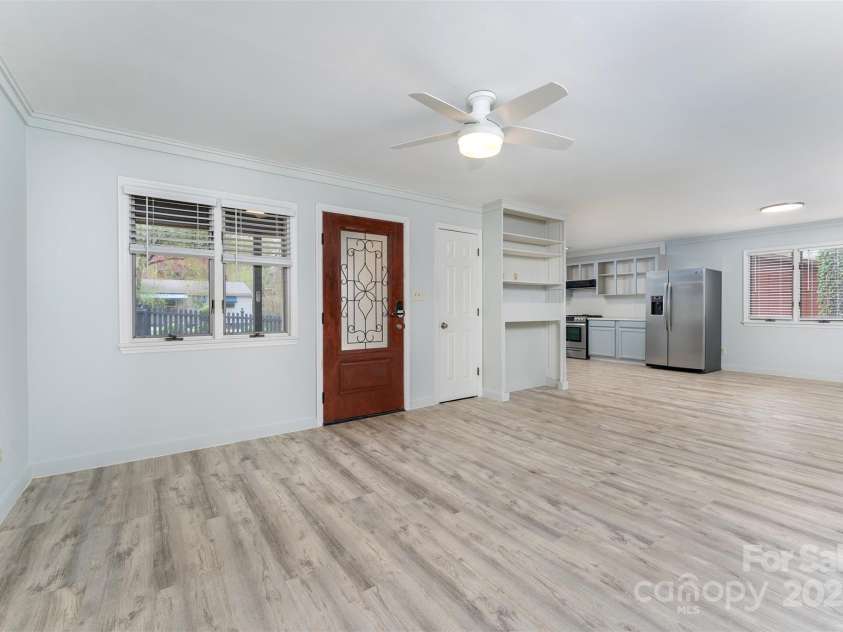 605 Rhododendron Avenue, Black Mountain, NC 28711.  MLS# CAR4242115, YatesRealty ID 7827. Living Room