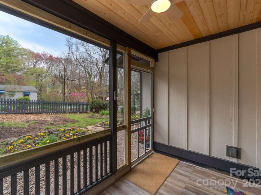 605 Rhododendron Avenue, Black Mountain, NC 28711.  MLS# CAR4242115, YatesRealty ID 7827. Screened in Front Porch
