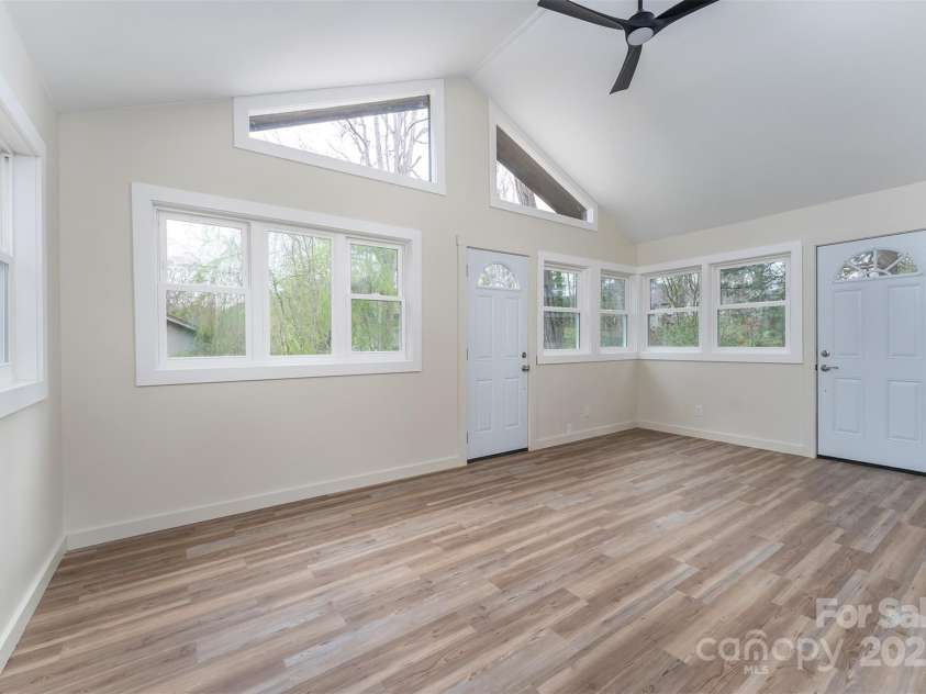 605 Rhododendron Avenue, Black Mountain, NC 28711.  MLS# CAR4242115, YatesRealty ID 7827. Sunroom