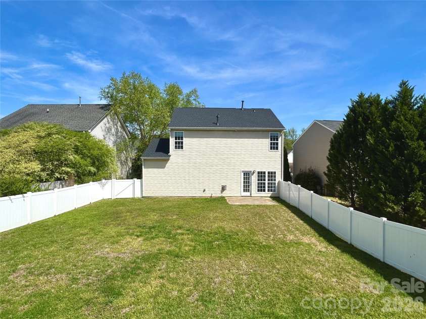 6934 Tanners Creek Drive, Huntersville, NC 28078.  MLS# CAR4303299, YatesRealty ID 7827. NEW ROOF MARCH 2026