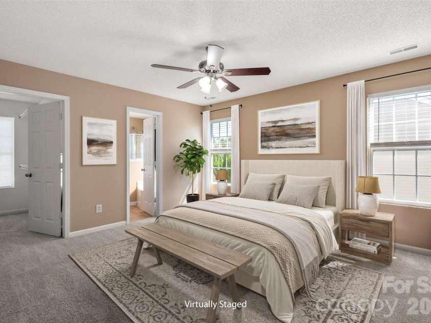 6934 Tanners Creek Drive, Huntersville, NC 28078.  MLS# CAR4303299, YatesRealty ID 7827. Spacious Primary Suite