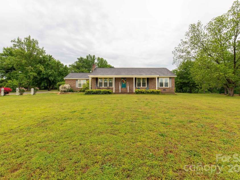1162 Doc Garris Road, Lancaster, SC 29720.  MLS# CAR4266863, YatesRealty ID 7829. 