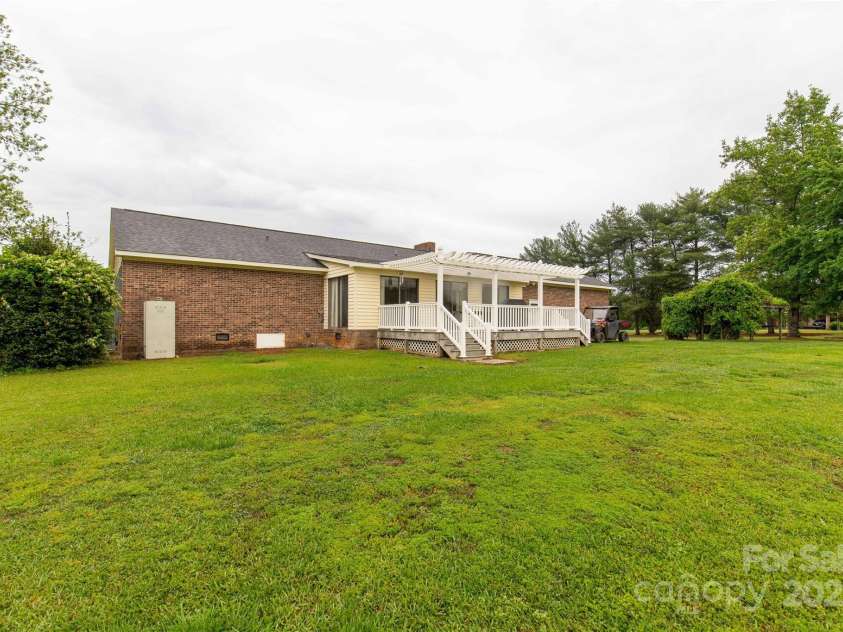 1162 Doc Garris Road, Lancaster, SC 29720.  MLS# CAR4266863, YatesRealty ID 7829. 