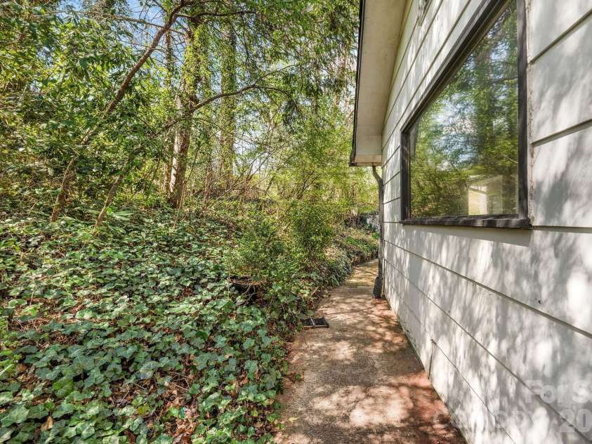 18 Peaceful Valley Lane, Flat Rock, NC 28731.  MLS# CAR4346213, YatesRealty ID 7830. 