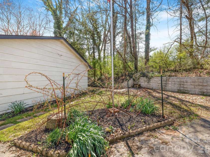 18 Peaceful Valley Lane, Flat Rock, NC 28731.  MLS# CAR4346213, YatesRealty ID 7830. Berry patch