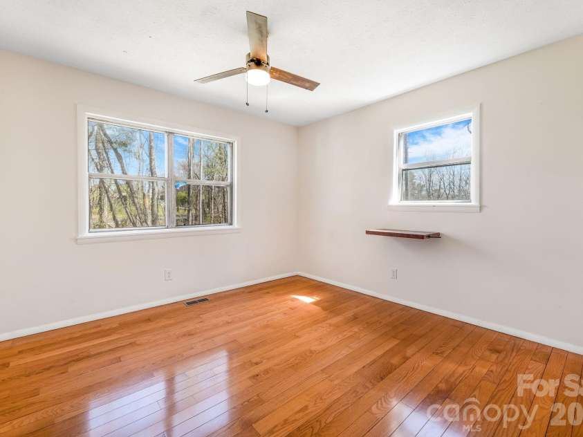 18 Peaceful Valley Lane, Flat Rock, NC 28731.  MLS# CAR4346213, YatesRealty ID 7830. Third bedroom