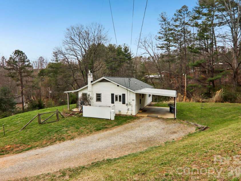 105 Baird Road, Mars Hill, NC 28754.  MLS# CAR4354067, YatesRealty ID 7831. 