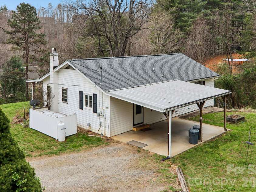 105 Baird Road, Mars Hill, NC 28754.  MLS# CAR4354067, YatesRealty ID 7831. 