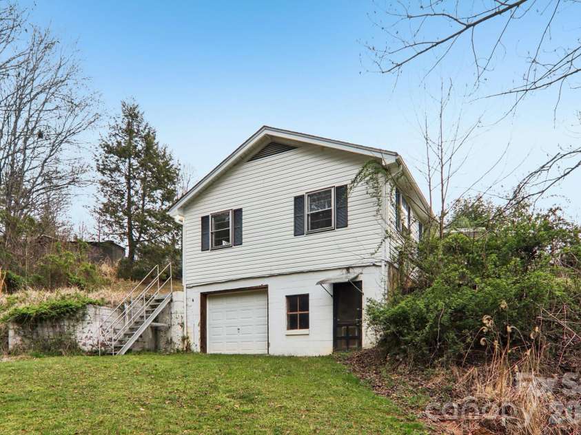 105 Baird Road, Mars Hill, NC 28754.  MLS# CAR4354067, YatesRealty ID 7831. 