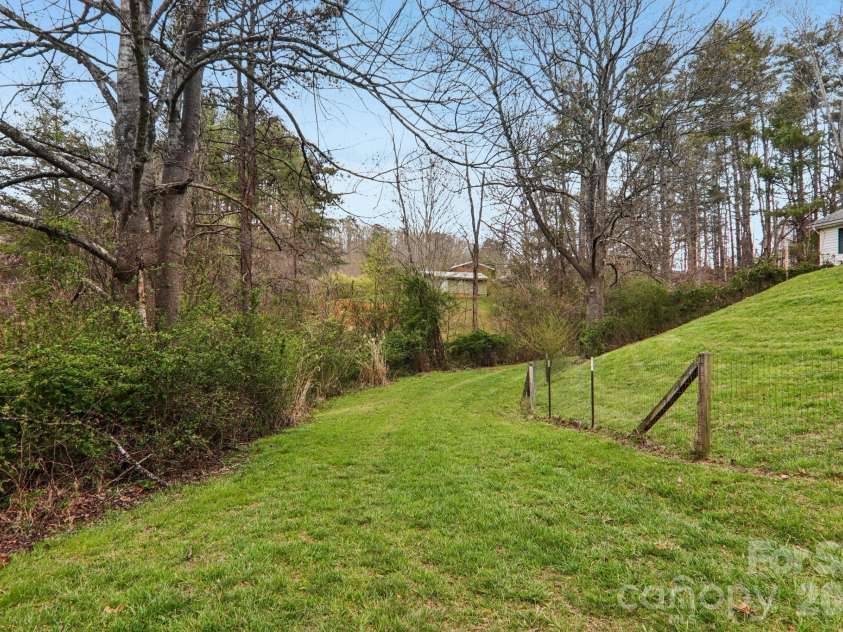 105 Baird Road, Mars Hill, NC 28754.  MLS# CAR4354067, YatesRealty ID 7831. 