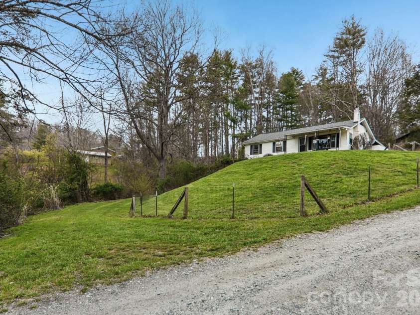 105 Baird Road, Mars Hill, NC 28754.  MLS# CAR4354067, YatesRealty ID 7831. 