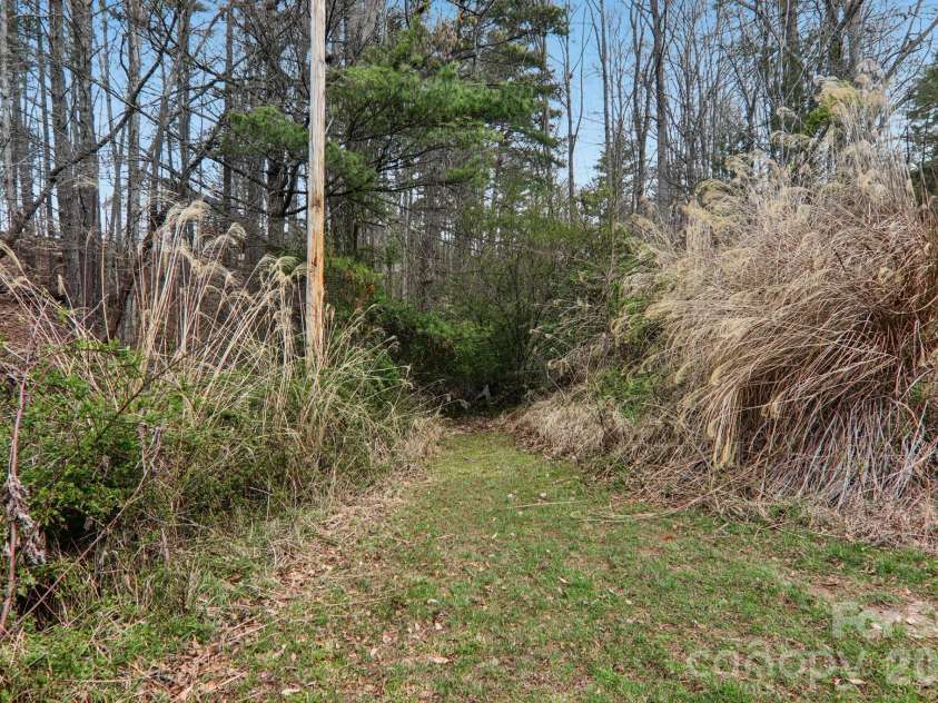 105 Baird Road, Mars Hill, NC 28754.  MLS# CAR4354067, YatesRealty ID 7831. 