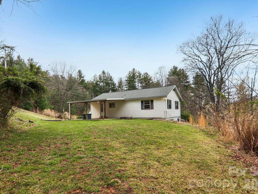 105 Baird Road, Mars Hill, NC 28754.  MLS# CAR4354067, YatesRealty ID 7831. 