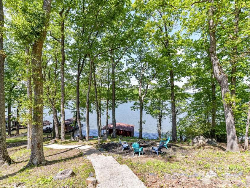 1278 Island Creek Drive, Troy, NC 27371.  MLS# CAR4249802, YatesRealty ID 7831. 