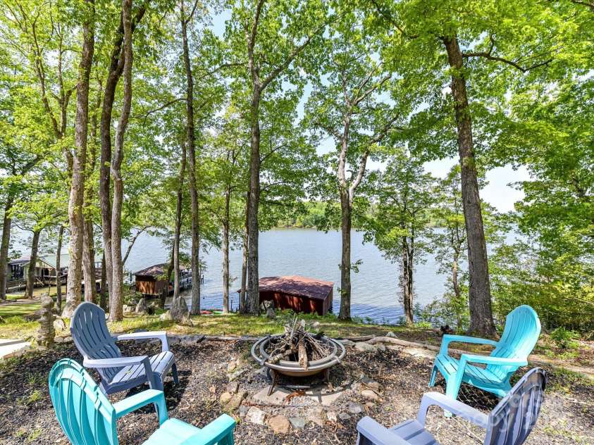 1278 Island Creek Drive, Troy, NC 27371.  MLS# CAR4249802, YatesRealty ID 7831. 