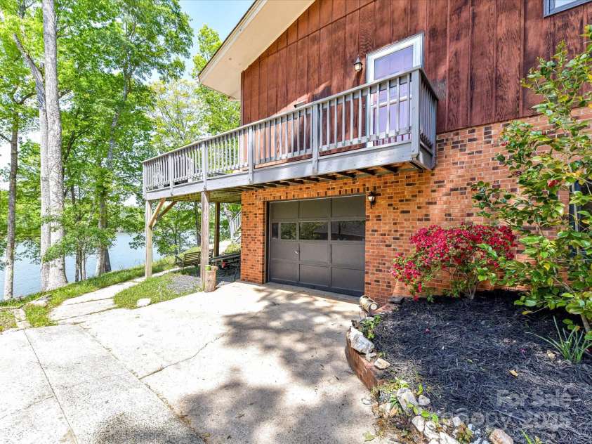 1278 Island Creek Drive, Troy, NC 27371.  MLS# CAR4249802, YatesRealty ID 7831. 