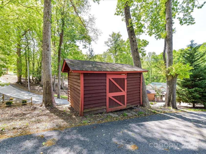 1278 Island Creek Drive, Troy, NC 27371.  MLS# CAR4249802, YatesRealty ID 7831. 