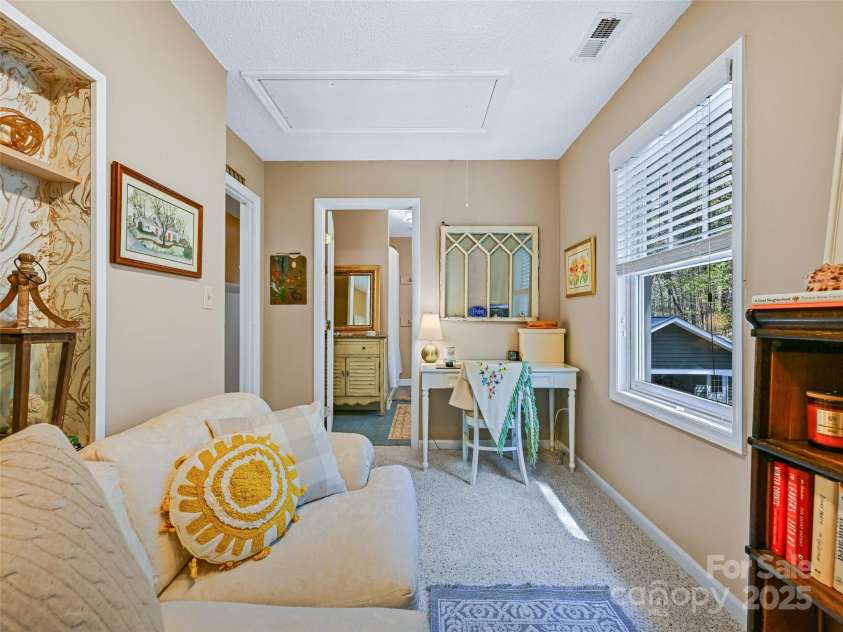 18 Thousand Oaks Boulevard, Fairview, NC 28730.  MLS# CAR4250444, YatesRealty ID 7832. Ensuite Bonus Room