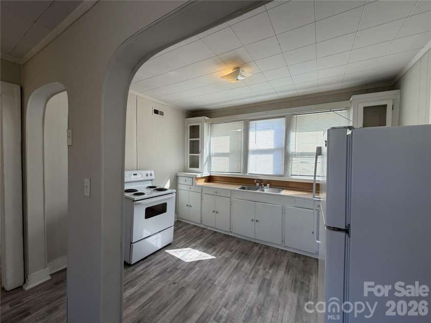208 3rd Street, Albemarle, NC 28001.  MLS# CAR4358248, YatesRealty ID 7833. 
