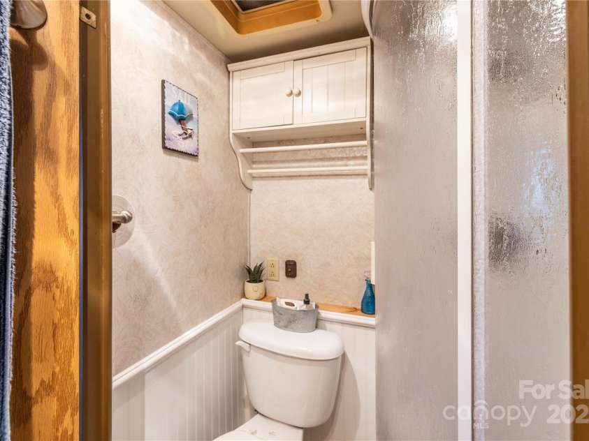 171 Holly Harbor Trail, Mount Gilead, NC 27306.  MLS# CAR4309223, YatesRealty ID 7834. Full Stand-Up Shower
