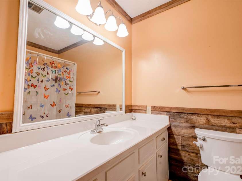 1033 College Avenue, Shelby, NC 28152.  MLS# CAR4314488, YatesRealty ID 7835. Bath 2