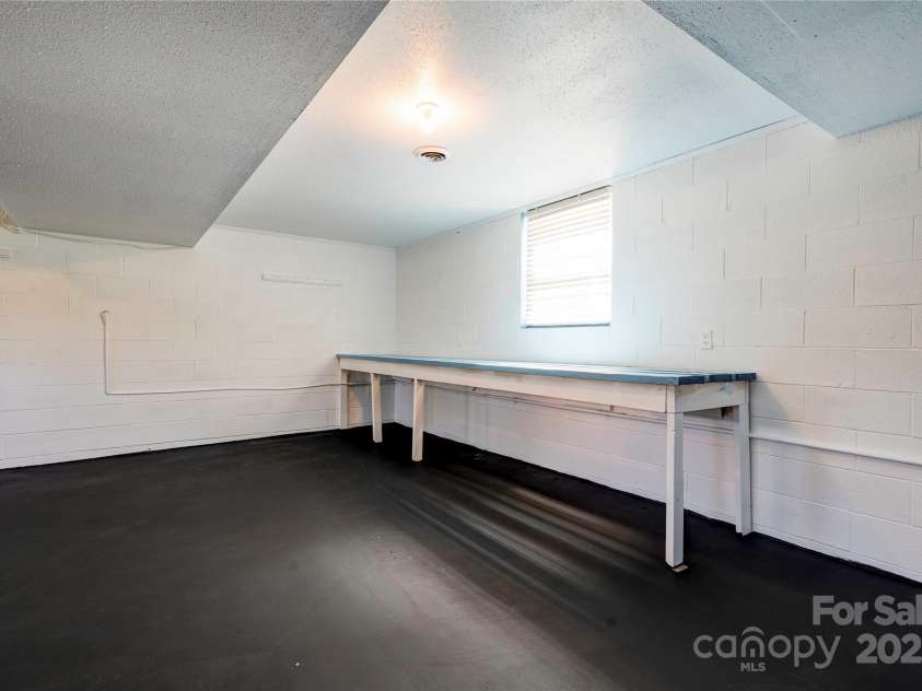 1033 College Avenue, Shelby, NC 28152.  MLS# CAR4314488, YatesRealty ID 7835. Garage 