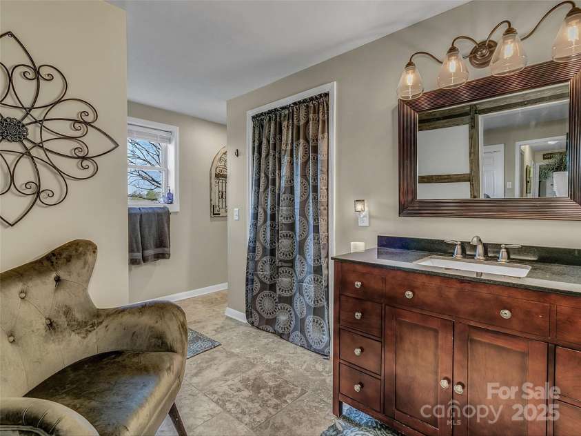 118 Feagan Road, Hendersonville, NC 28792.  MLS# CAR4247201, YatesRealty ID 7835. 