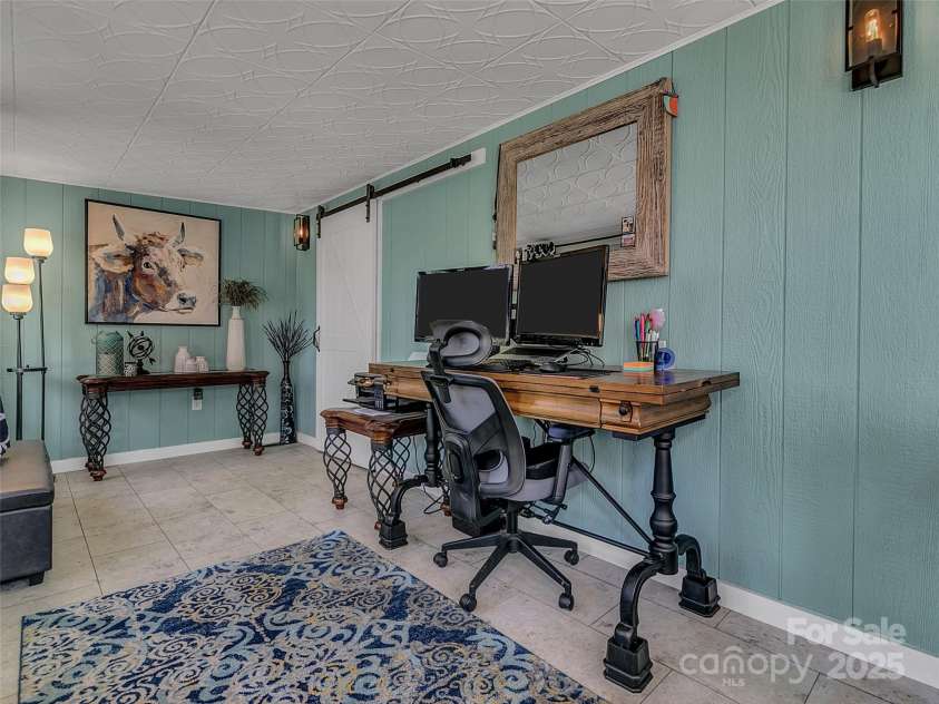 118 Feagan Road, Hendersonville, NC 28792.  MLS# CAR4247201, YatesRealty ID 7835. 