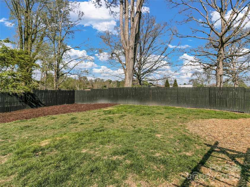 118 Feagan Road, Hendersonville, NC 28792.  MLS# CAR4247201, YatesRealty ID 7835. 