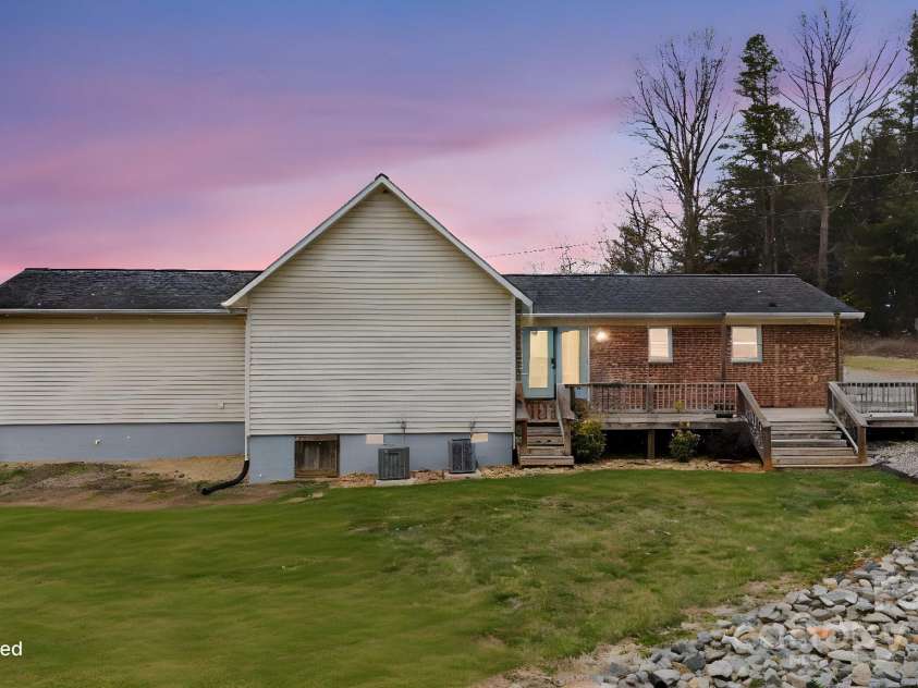 201 Indian Hill Road, Union Grove, NC 28689.  MLS# CAR4224935, YatesRealty ID 7836. 
