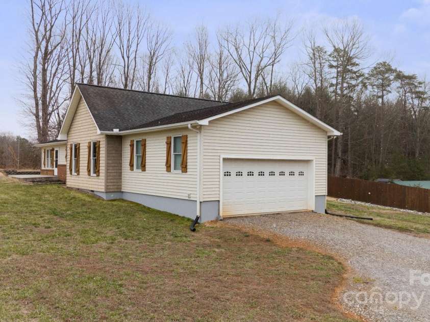 201 Indian Hill Road, Union Grove, NC 28689.  MLS# CAR4224935, YatesRealty ID 7836. 