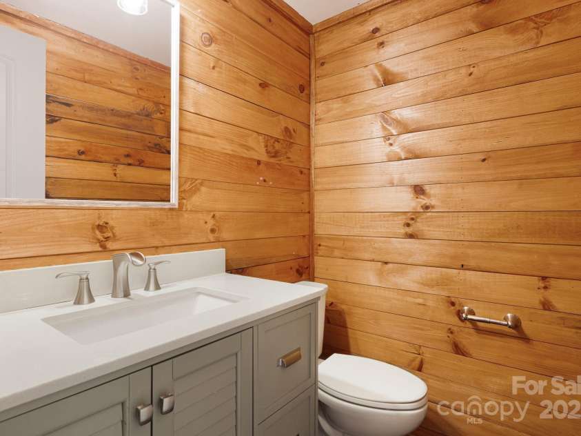 450 Fred Anderson Drive, Hot Springs, NC 28743.  MLS# CAR4249970, YatesRealty ID 7837. 