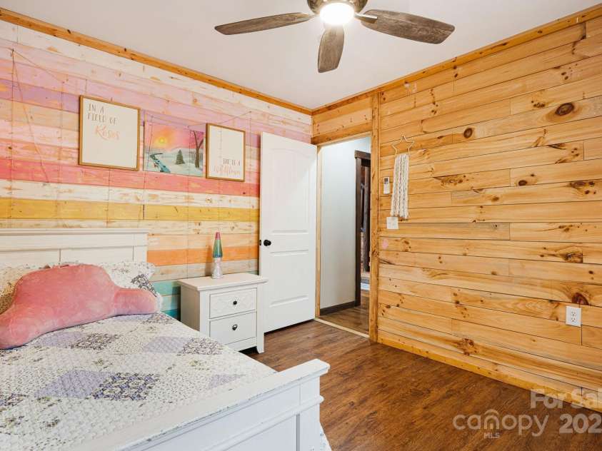 450 Fred Anderson Drive, Hot Springs, NC 28743.  MLS# CAR4249970, YatesRealty ID 7837. 