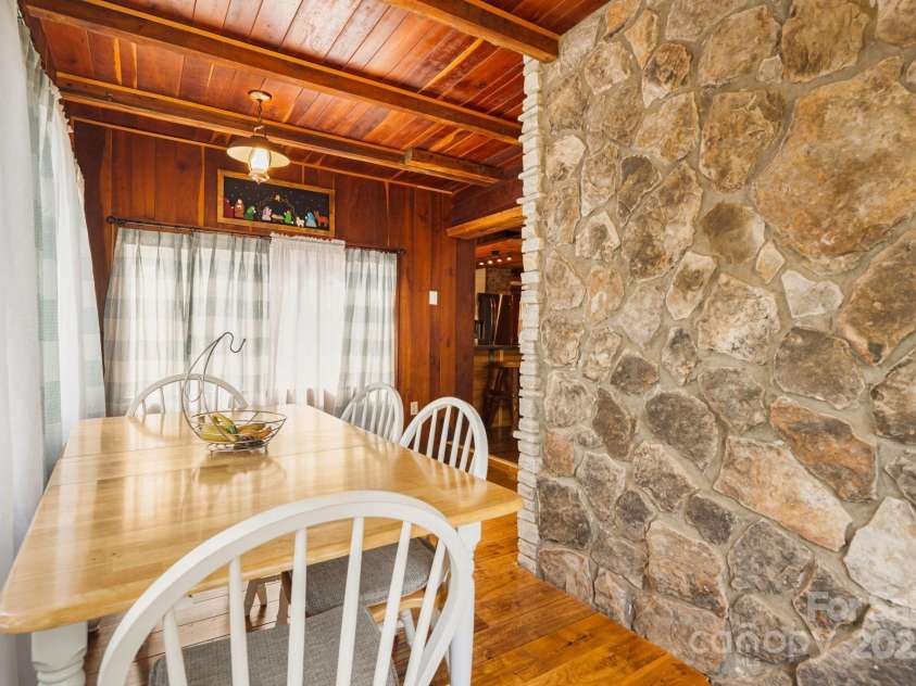 450 Fred Anderson Drive, Hot Springs, NC 28743.  MLS# CAR4249970, YatesRealty ID 7837. 