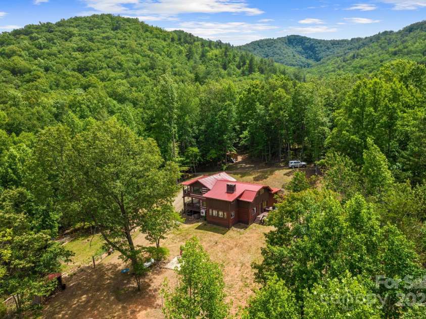 450 Fred Anderson Drive, Hot Springs, NC 28743.  MLS# CAR4249970, YatesRealty ID 7837. 