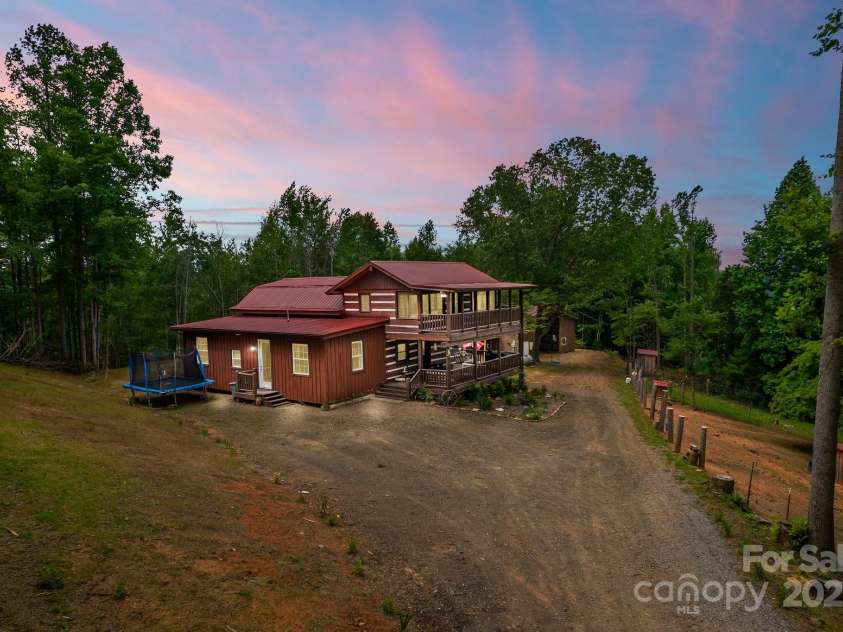 450 Fred Anderson Drive, Hot Springs, NC 28743.  MLS# CAR4249970, YatesRealty ID 7837. 