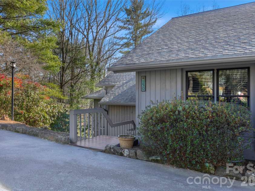 150 Racquet Club Villas Drive, Sapphire, NC 28774.  MLS# CAR4346144, YatesRealty ID 7838. 