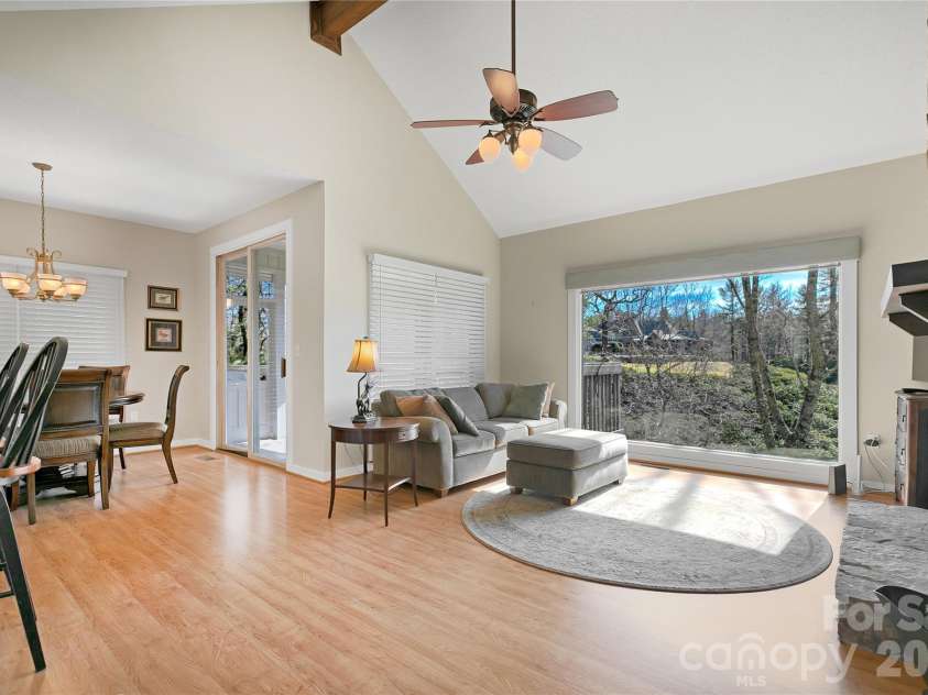 150 Racquet Club Villas Drive, Sapphire, NC 28774.  MLS# CAR4346144, YatesRealty ID 7838. Most Furnishings included