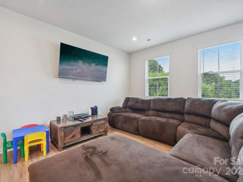 1134 Keydet Drive, Charlotte, NC 28216.  MLS# CAR4308763, YatesRealty ID 784. 