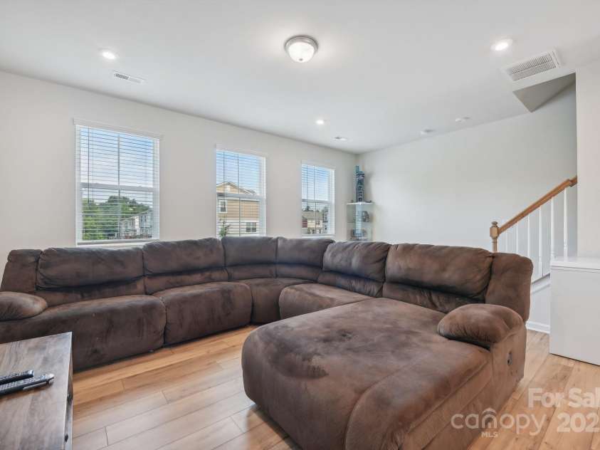 1134 Keydet Drive, Charlotte, NC 28216.  MLS# CAR4308763, YatesRealty ID 784. 