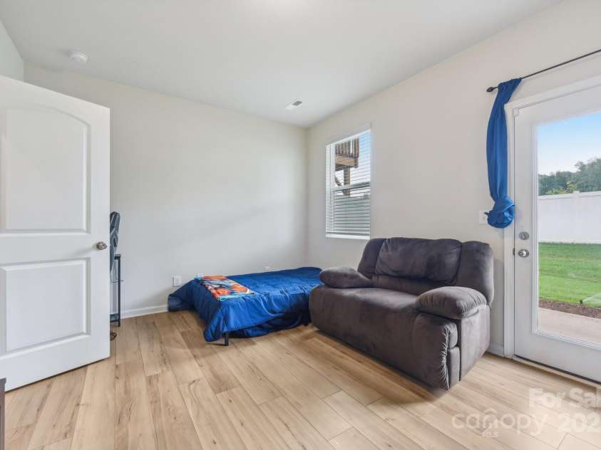 1134 Keydet Drive, Charlotte, NC 28216.  MLS# CAR4308763, YatesRealty ID 784. 