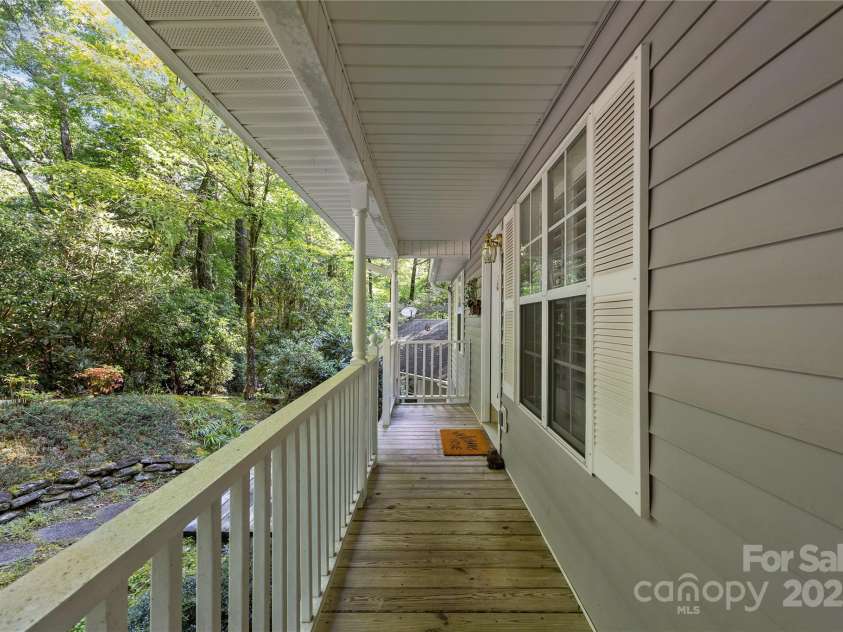 285 Holly Forest Court, Sapphire, NC 28774.  MLS# CAR4293424, YatesRealty ID 7840. 
