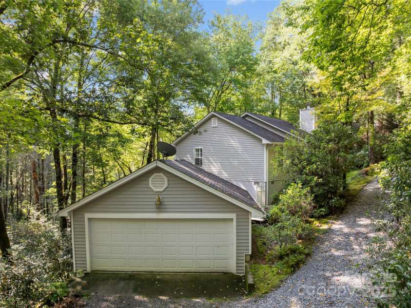 285 Holly Forest Court, Sapphire, NC 28774.  MLS# CAR4293424, YatesRealty ID 7840. 