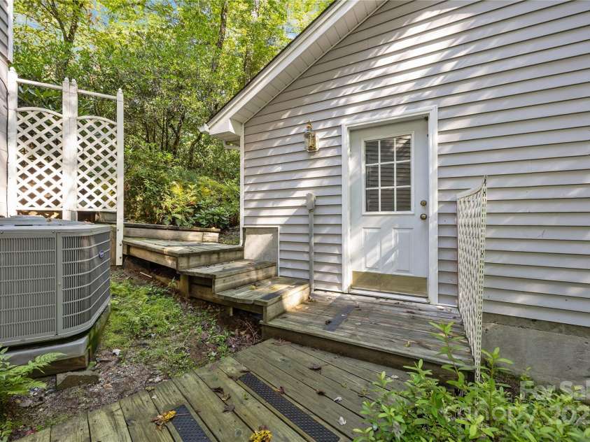 285 Holly Forest Court, Sapphire, NC 28774.  MLS# CAR4293424, YatesRealty ID 7840. 