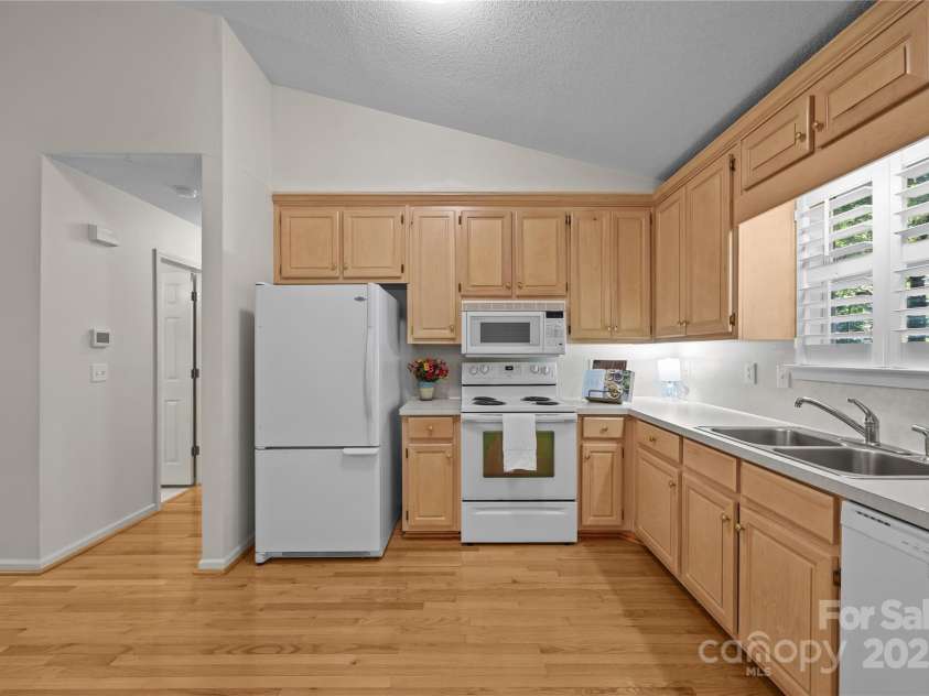 285 Holly Forest Court, Sapphire, NC 28774.  MLS# CAR4293424, YatesRealty ID 7840. 