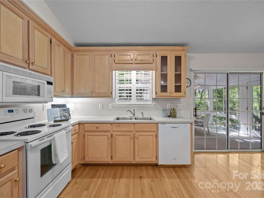 285 Holly Forest Court, Sapphire, NC 28774.  MLS# CAR4293424, YatesRealty ID 7840. 
