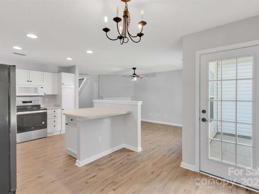 4586 Antelope Lane, Charlotte, NC 28269.  MLS# CAR4279395, YatesRealty ID 7840. 