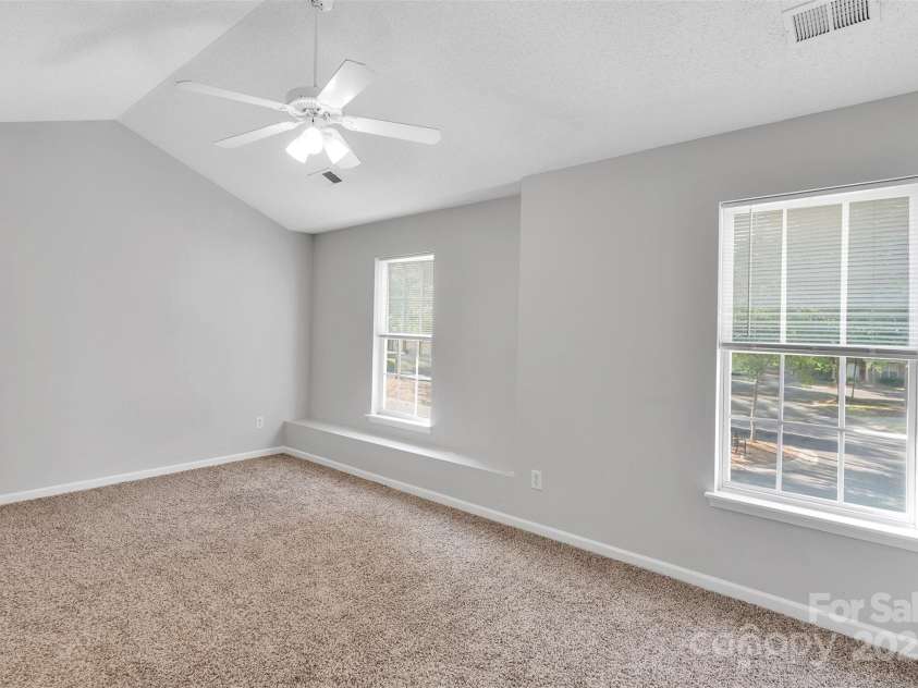 4586 Antelope Lane, Charlotte, NC 28269.  MLS# CAR4279395, YatesRealty ID 7840. 